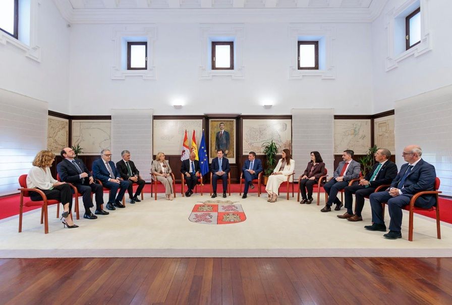 ENCUENTRO CON EL PRESIDENTE e.f. DE LA JUNTA DE CASTILLA Y LEÓN 