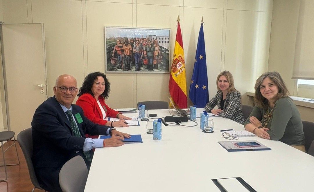 LA SECRETARÍA DE ESTADO DE MIGRACIONES REFUERZA LA COLABORACIÓN CON EL CONSEJO GENERAL DE GRADUADOS SOCIALES EN EL PROCESO DE REGULARIZACIÓN 2026