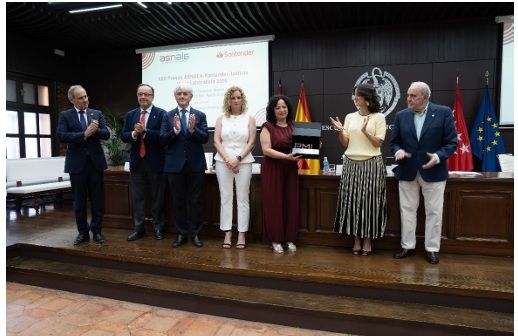 EL COLEGIO OFICIAL DE GRADUADOS SOCIALES DE ALMERÍA FELICITA A MARÍA DEL MAR AYALA POR LA OBTENCIÓN DEL XXII PREMIO ASNALA-SANTANDER JUSTICIA