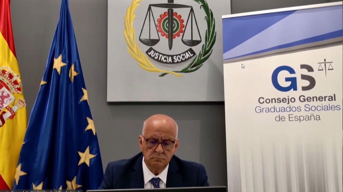 Los graduados sociales denuncian el caos administrativo provocado por la aprobación tardía de la subida del SMI