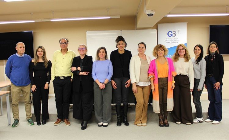 EL COLEGIO CELEBRA EL PRIMER “ENCUENTRO ENTRE GENERACIONES” DEL CICLO «EL COLEGIO TE ESCUCHA, BUSQUEMOS SOLUCIONES»