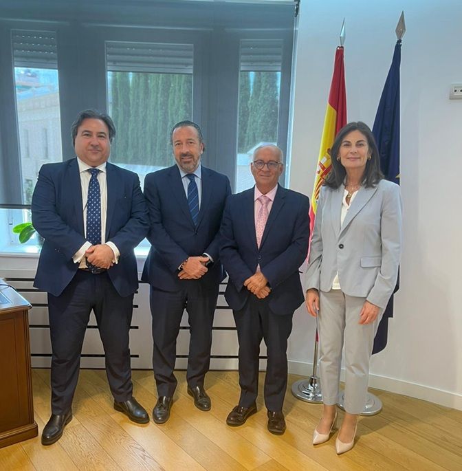 REUNIÓN CON EL PRESIDENTE DEL CONSEJO GENERAL DE PROCURADORES DE ESPAÑA