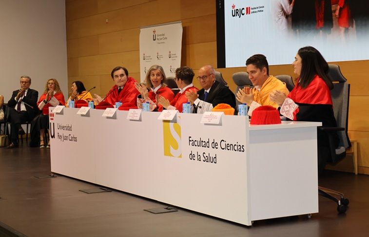 EL PRESIDENTE DEL CONSEJO GENERAL DE GRADUADOS SOCIALES APADRINA LA GRADUACIÓN DE LOS ESTUDIANTES DE RELACIONES LABORALES Y RECURSOS HUMANOS DE LA UNIVERSIDAD REY JUAN CARLOS