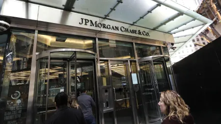 JP Morgan reporta queda de 6,1% nos lucros do primeiro trimestre, somando 25,3 mil milhões