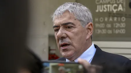 Ex-primeiro-ministro José Sócrates classifica acusações sobre TGV de "fábula sem fundamento"