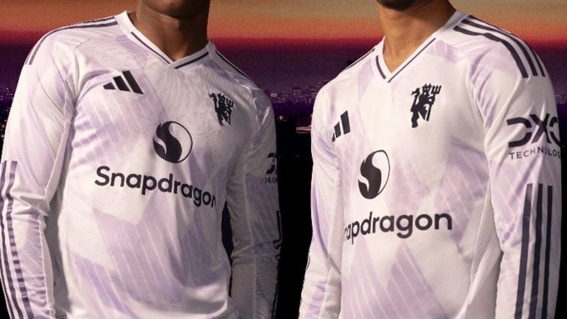 Manchester United revela camisola alternativa em tons roxos para a nova época