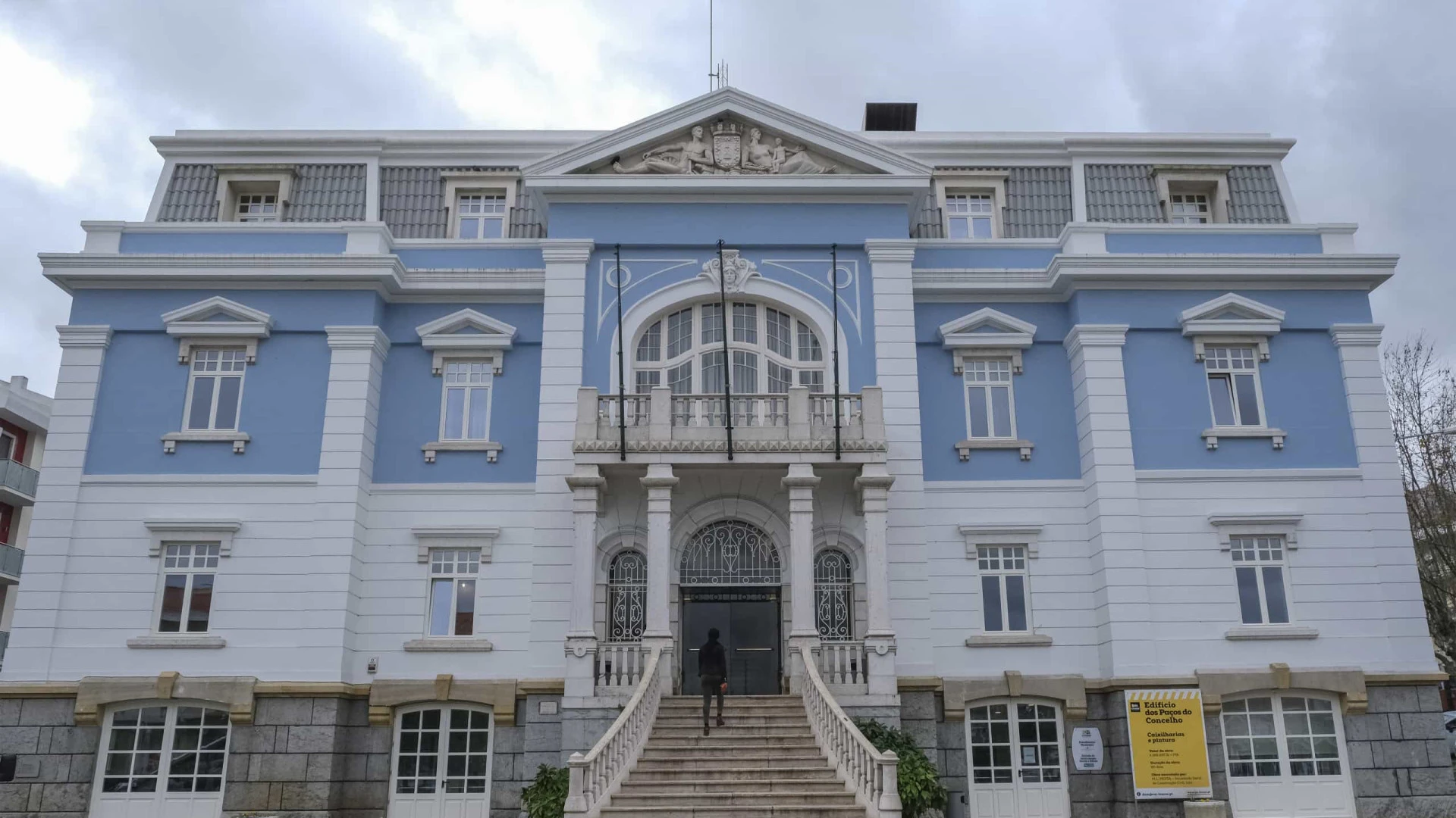 Situação crítica das famílias do Talude Militar: Desalojados voltam a viver em condições precárias