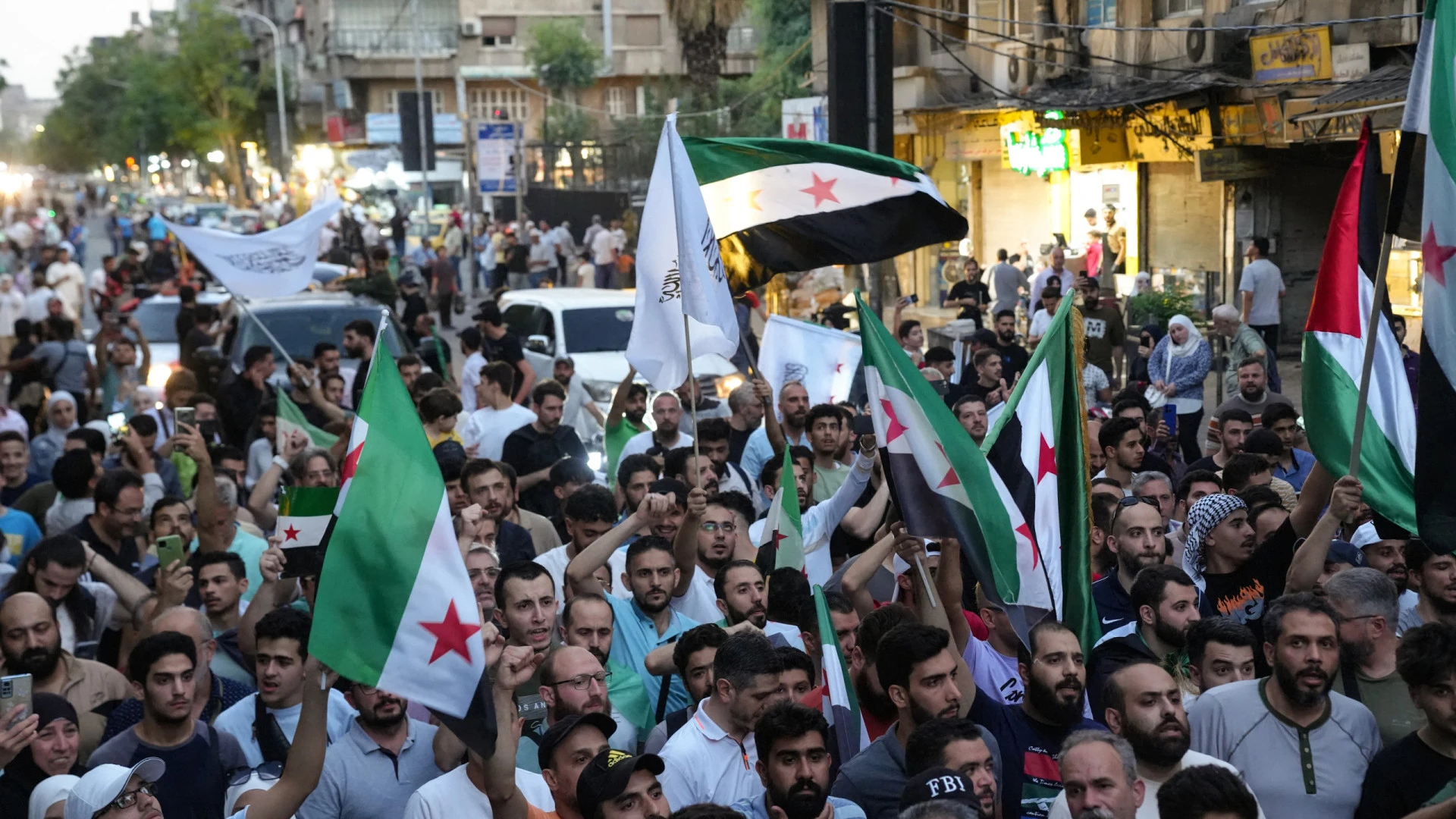 Síria acusa Israel de agravar situação após bombardeios em Damasco