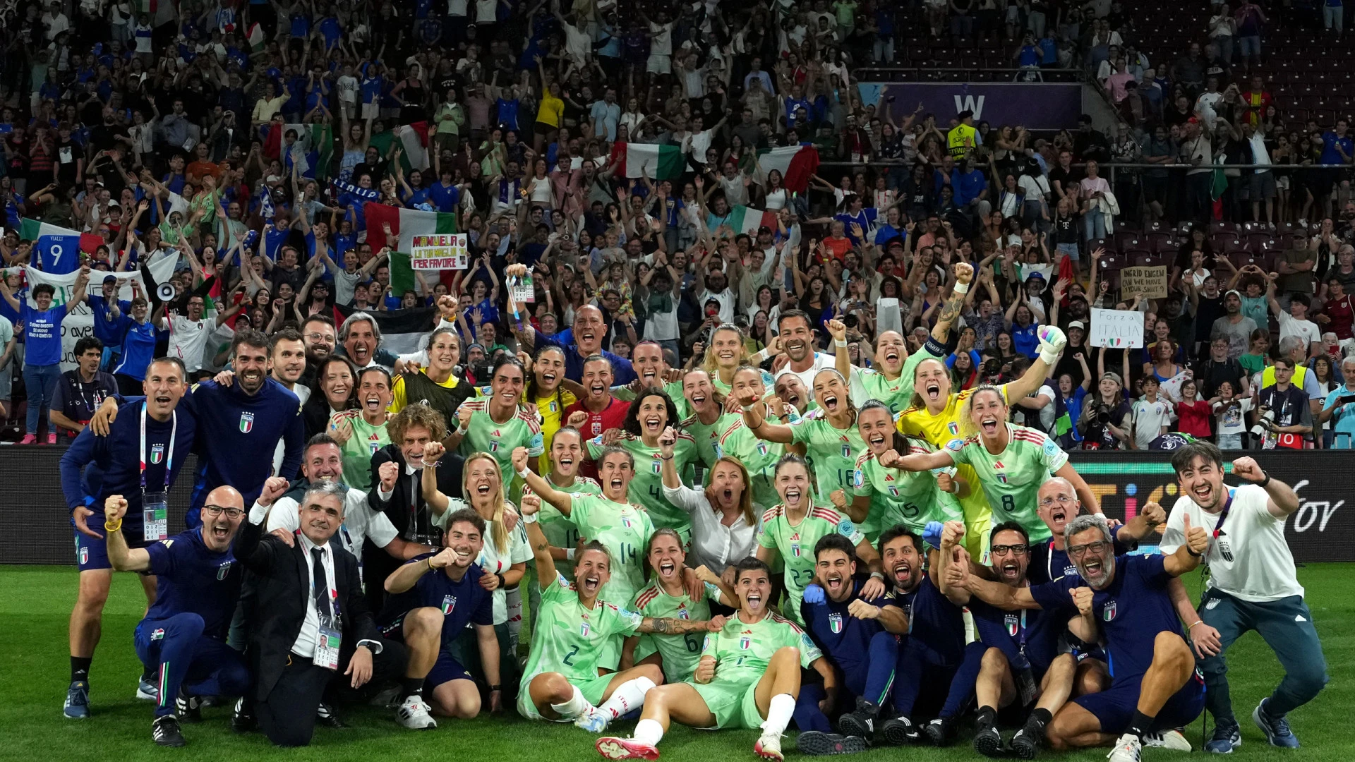Vitória dramática leva Itália às meias-finais do Europeu feminino