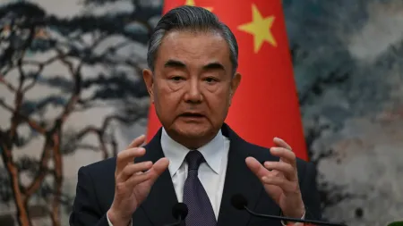 China defende um futuro multipolar em meio a desafios globais