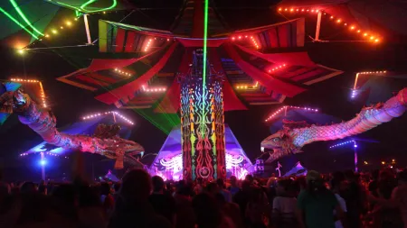 Festival Boom inicia com performance inovadora da La Fura Dels Baus