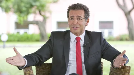 Despejos em Loures: António José Seguro apela a uma ação urgente