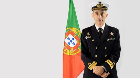 Tragédia na Praia de Carcavelos: Jovem perde a vida enquanto outros três são salvos