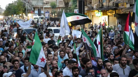 Síria acusa Israel de agravar situação após bombardeios em Damasco