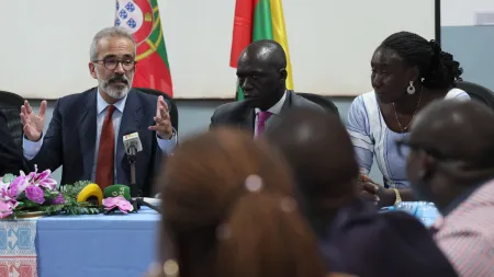 Portugal deve intensificar esforços para promover o português na Guiné-Bissau