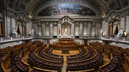 A Nova Lei dos Estrangeiros Aprovada: Desafios e Controvérsias