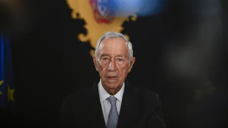 UCCLA é agraciada com a Ordem de Camões pelo Presidente da República