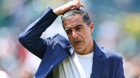 Renato Paiva em vias de dirigir o Fortaleza após despedimento do Botafogo