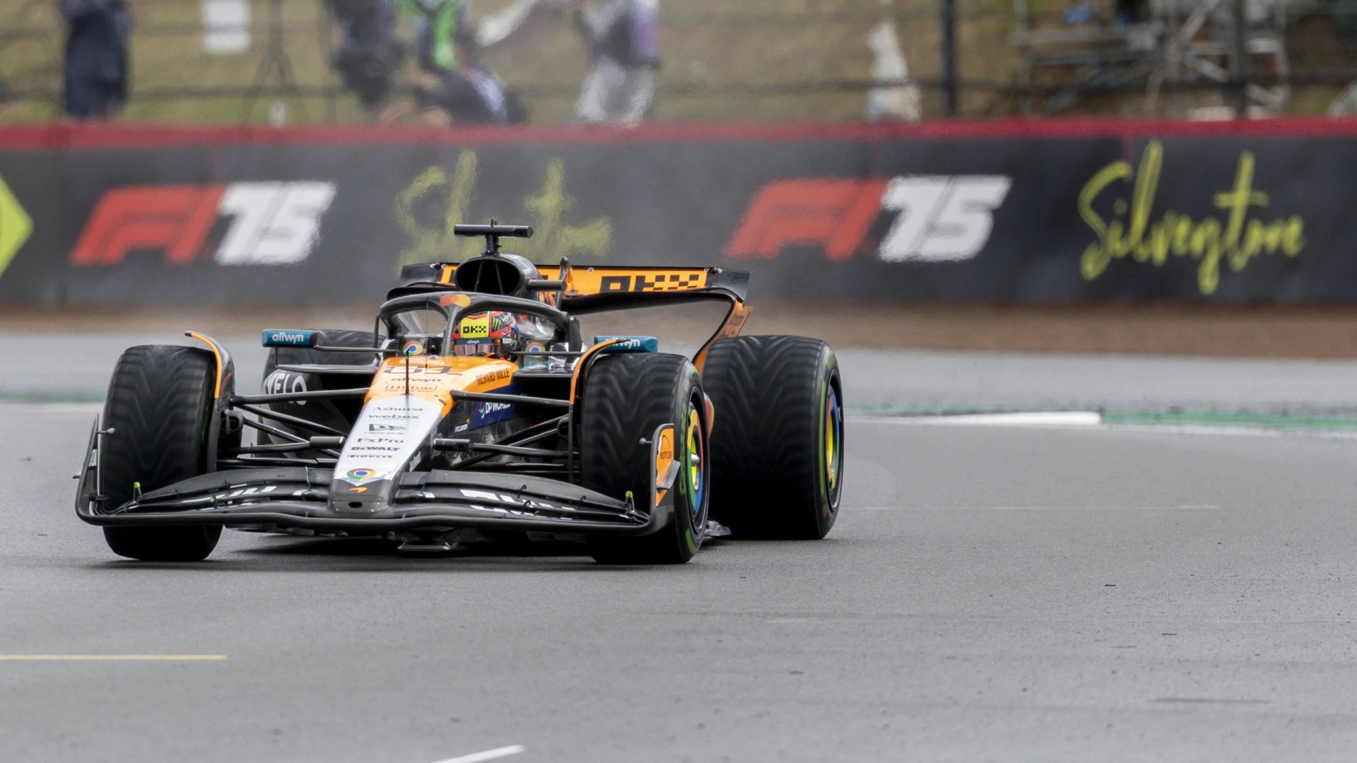 A McLaren em Evidência: Piastri Conquista a Liderança na Fórmula 1