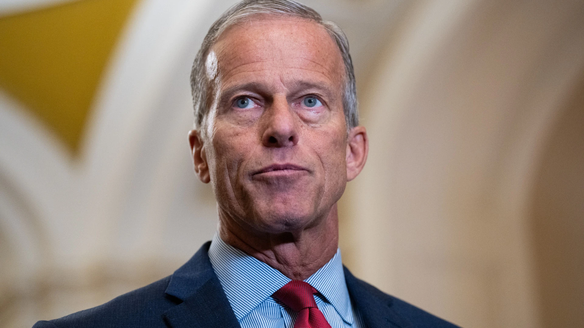 Senador norte-americano apela a total transparência sobre o caso Epstein
