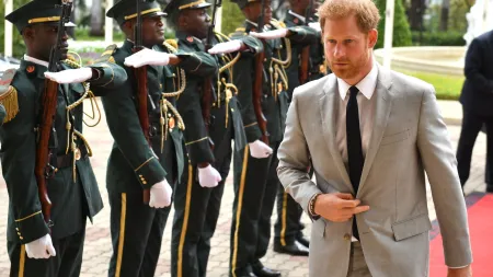 Harry visita Angola em apoio à desminagem