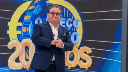 Fernando Mendes prestou uma sentida homenagem a Jota e André Silva em 'O Preço Certo'