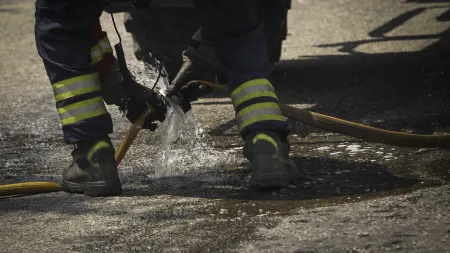 Quase total controle do incêndio em Sabrosa sem danos a residências