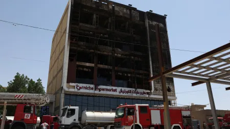 Tragédia no Iraque: Incêndio em centro comercial provoca 63 vítimas fatais