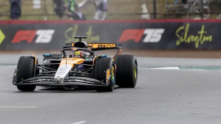 A McLaren em Evidência: Piastri Conquista a Liderança na Fórmula 1