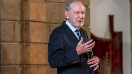 General Ramalho Eanes envolvido em colisão, sai sem ferimentos