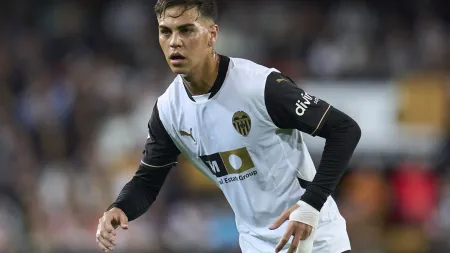 Enzo Barrenechea reforça o Benfica com chegada a Lisboa