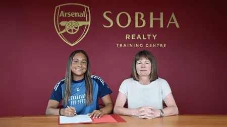 Olívia Smith torna-se a jogadora mais cara da história do futebol feminino