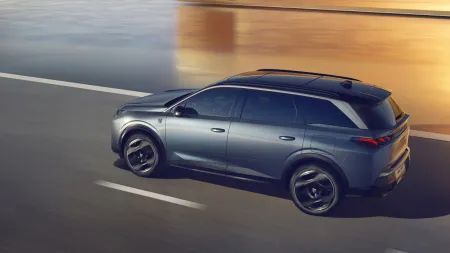 Novos SUVs elétricos da Peugeot disponíveis para encomenda em Portugal