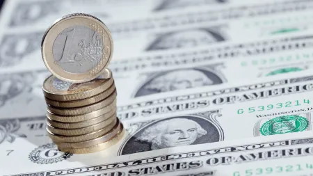 Euro regista descida e alcança 1,15 dólares