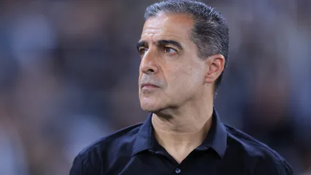 Renato Paiva assume comando técnico do Fortaleza