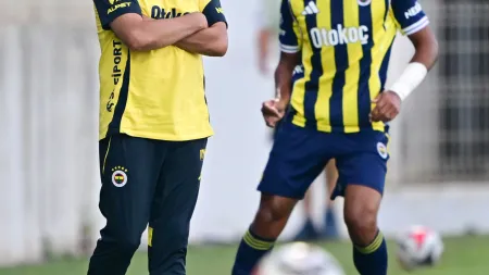 Fenerbahçe, orientado por Mourinho, vence Portimonense em particular