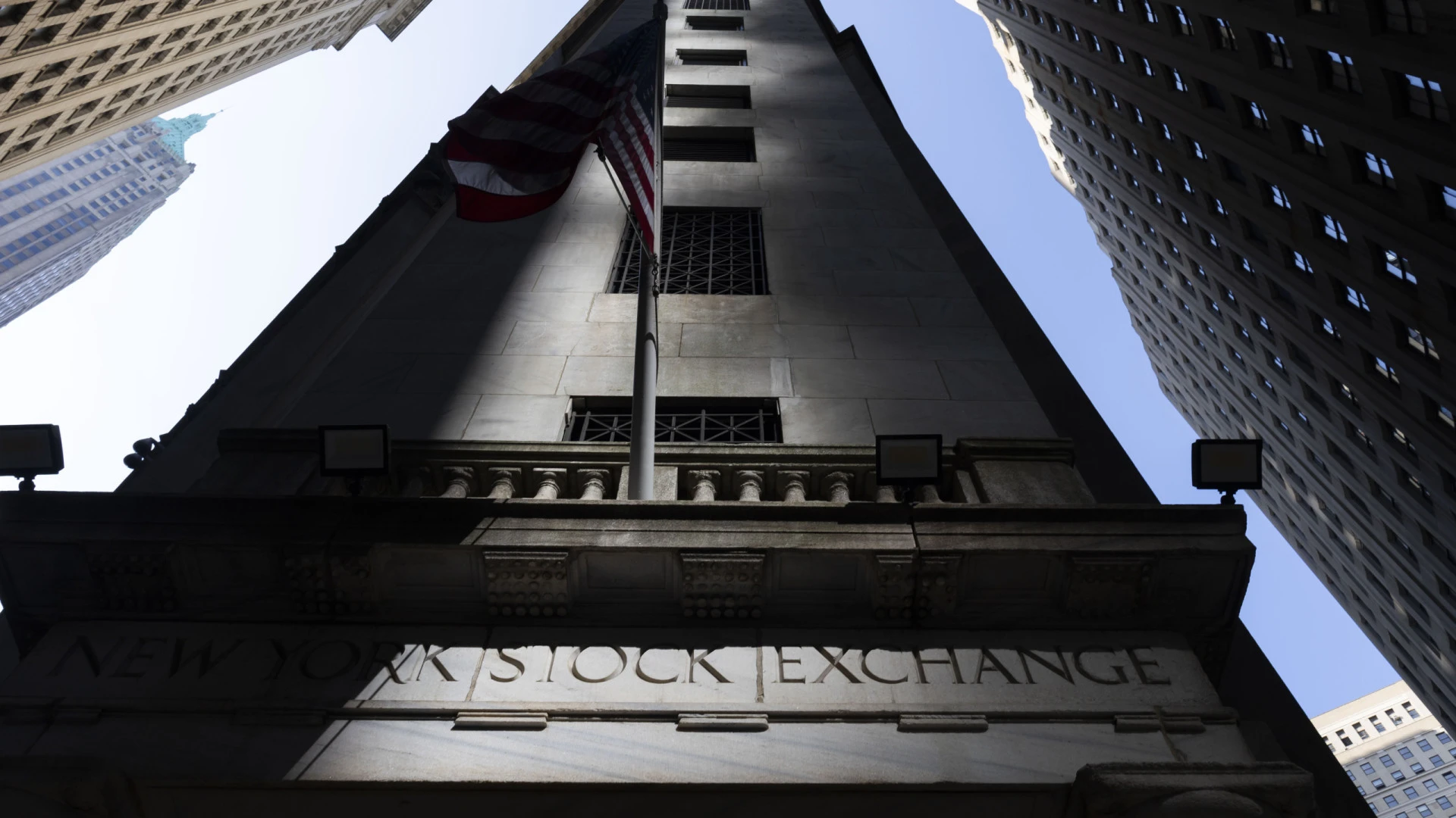 Wall Street apresenta abertura mista com foco nos resultados das empresas