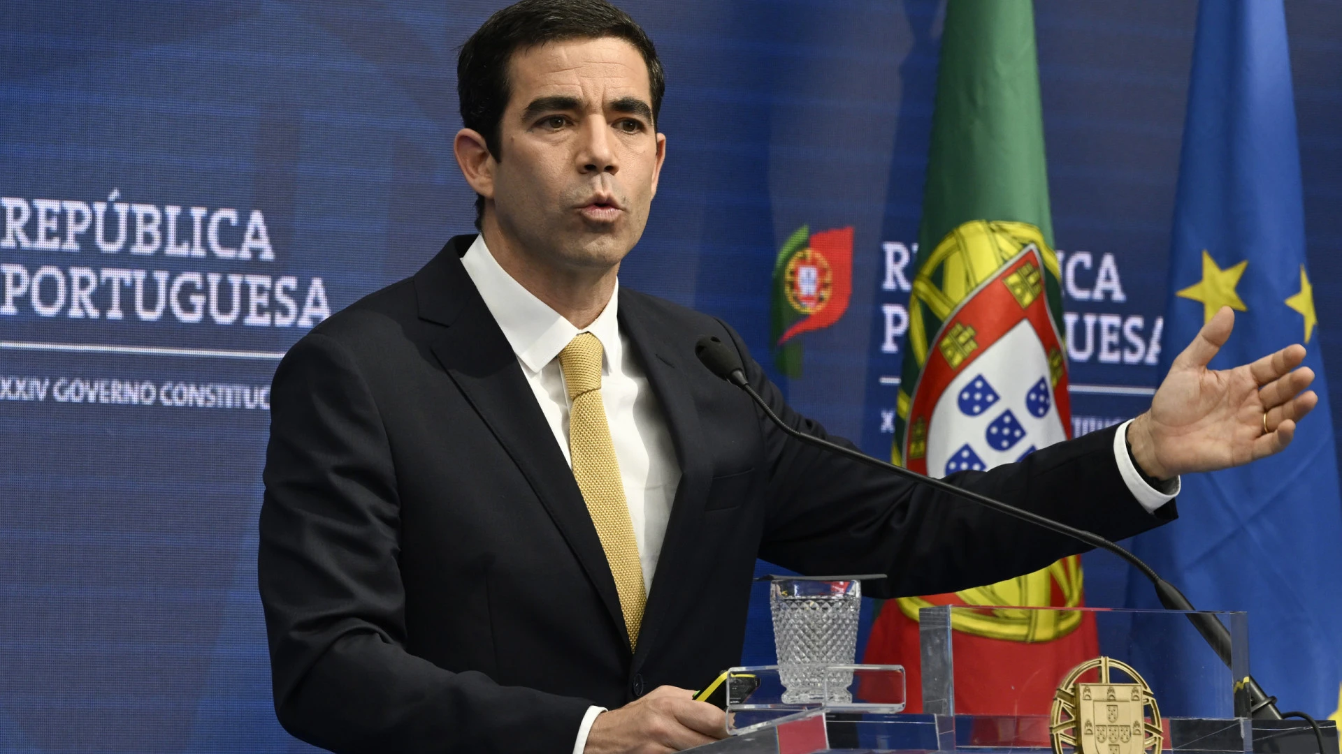 Governo aberto ao diálogo sobre demolições em Loures