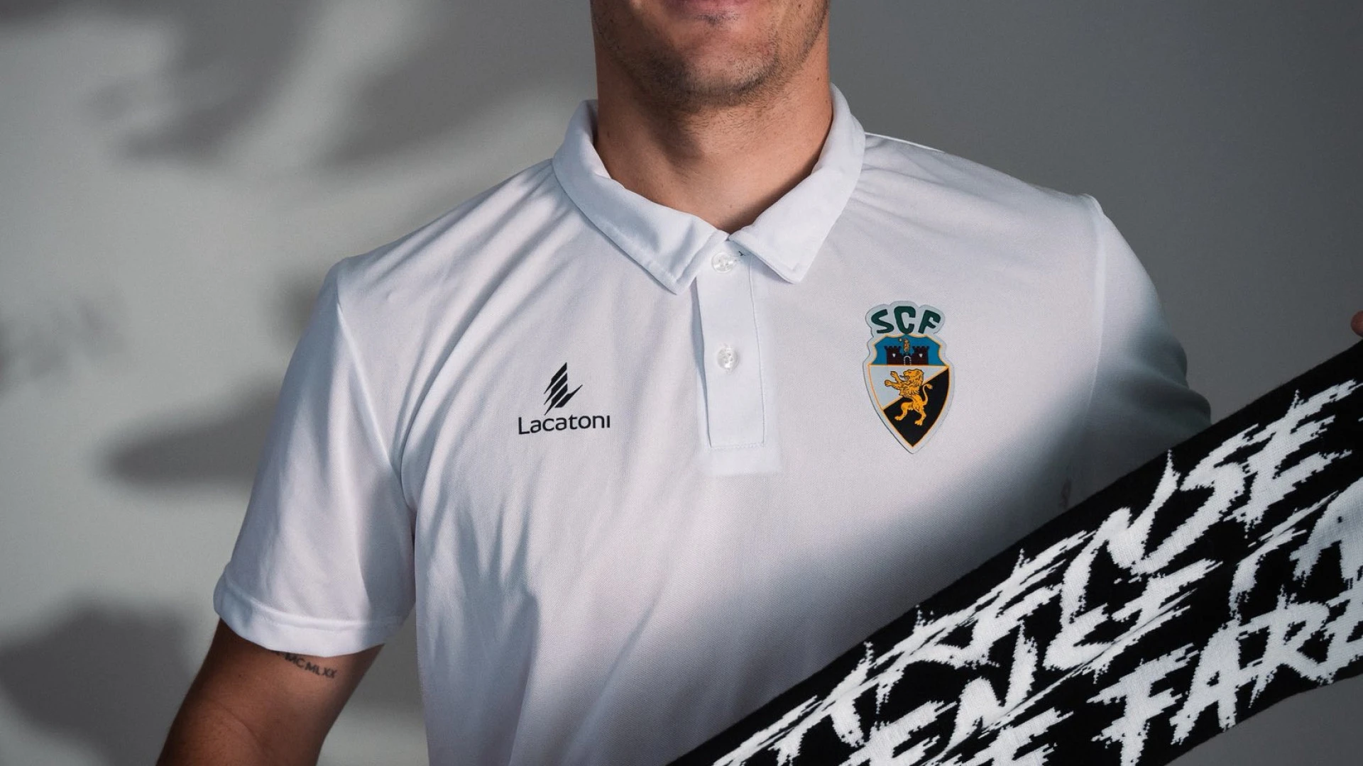 Toni Herrero reforça o Farense até 2027