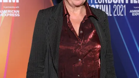 Falecimento da atriz Joanna Bacon, reconhecida pelo seu papel em 'O Amor Acontece', aos 72 anos