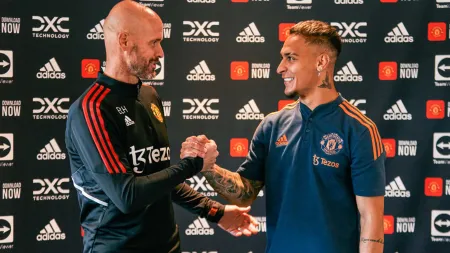 Ten Hag fala sobre Antony, mas ressalva que não há interesse imediato