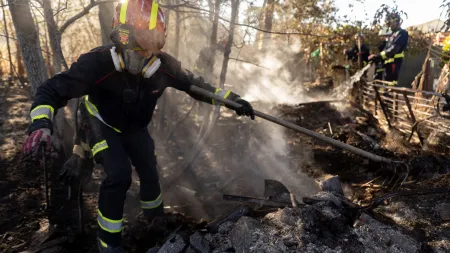 Vento pode dificultar combate a incêndio no entorno de Madrid