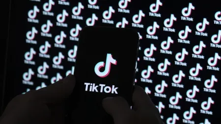 Moderadores do TikTok em alerta: Medo de substituição por IA