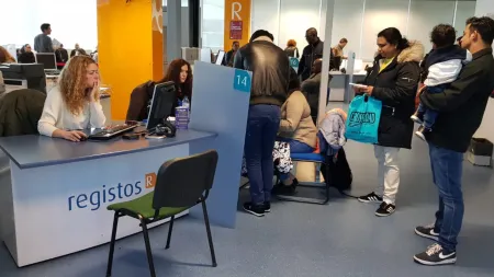 Concurso aberto para recrutar 485 oficiais de registo