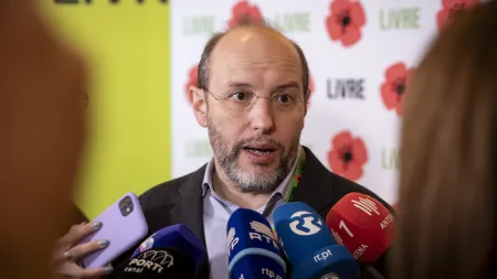 Rui Tavares acusa Aguiar-Branco de falhar na liderança da AR