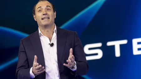 Antonio Filosa assume liderança da Stellantis após saída de Carlos Tavares