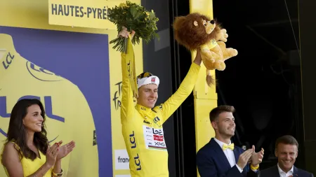 Pogacar conquista quarta vitória na cronoescalada e alarga vantagem na liderança do Tour