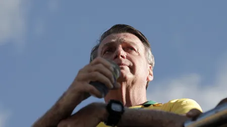 Ex-presidente Bolsonaro e filho sob investigação por manobras políticas nos EUA