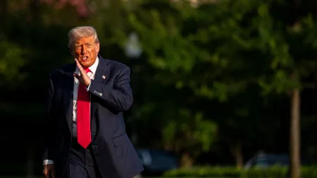 Trump critica Powell e a Reserva Federal pelo impacto no mercado imobiliário
