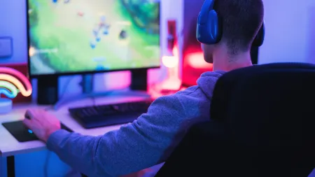 Estudo revela que jovens gamers em busca de fuga estão expostos a riscos